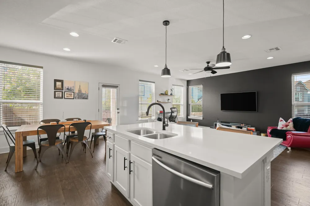 5160 A W Grimes Boulevard #125 Round Rock, TX 78665