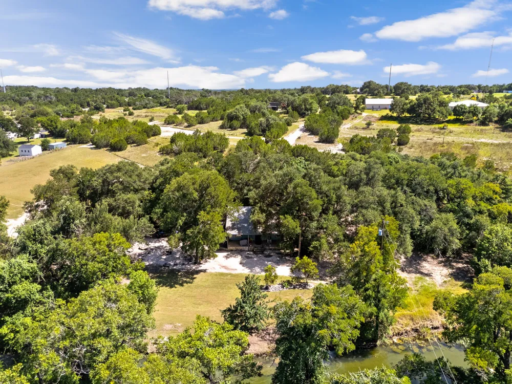 5775 County Road 200 Liberty Hill, TX 78642