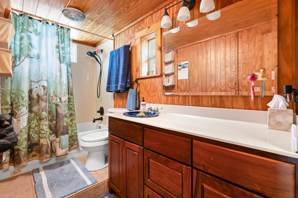 5775 County Road 200 Liberty Hill, TX 78642