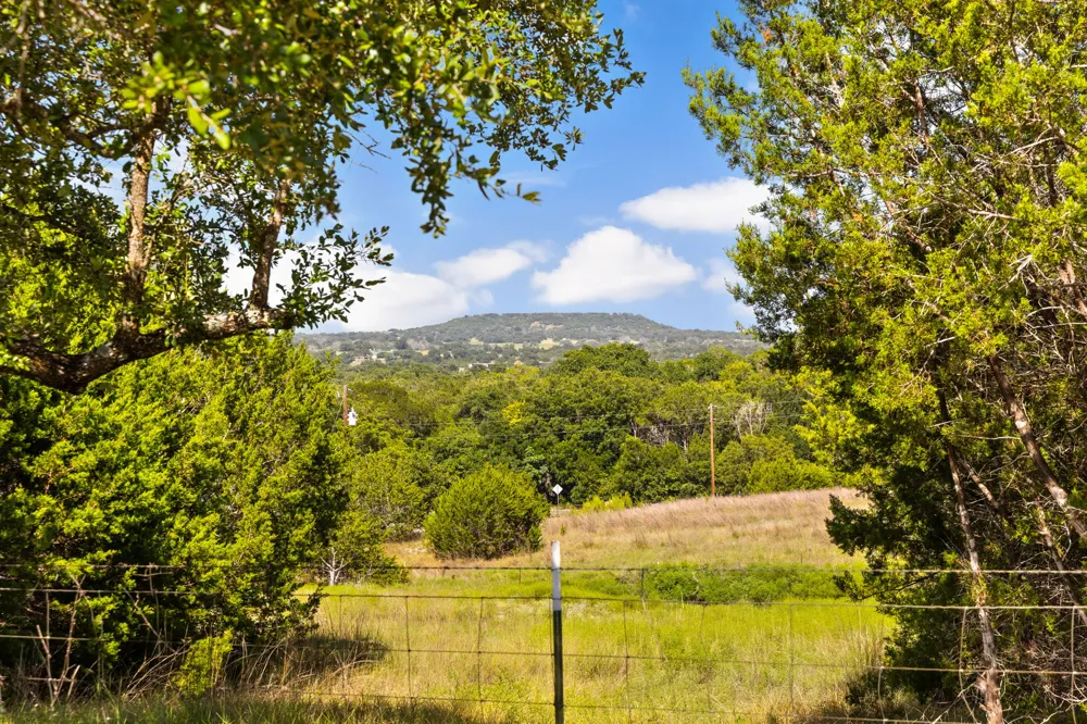5775 County Road 200 Liberty Hill, TX 78642