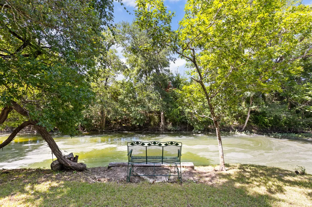5775 County Road 200 Liberty Hill, TX 78642