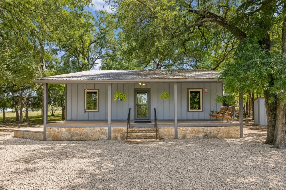 5775 County Road 200 Liberty Hill, TX 78642