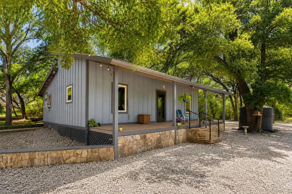 5775 County Road 200 Liberty Hill, TX 78642