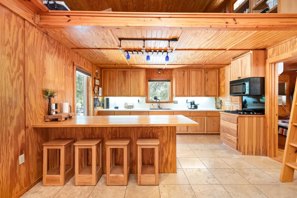 5775 County Road 200 Liberty Hill, TX 78642