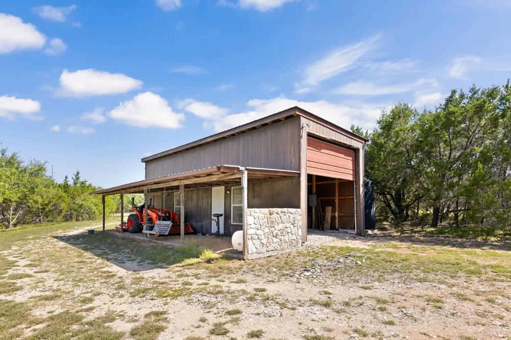 5775 County Road 200 Liberty Hill, TX 78642