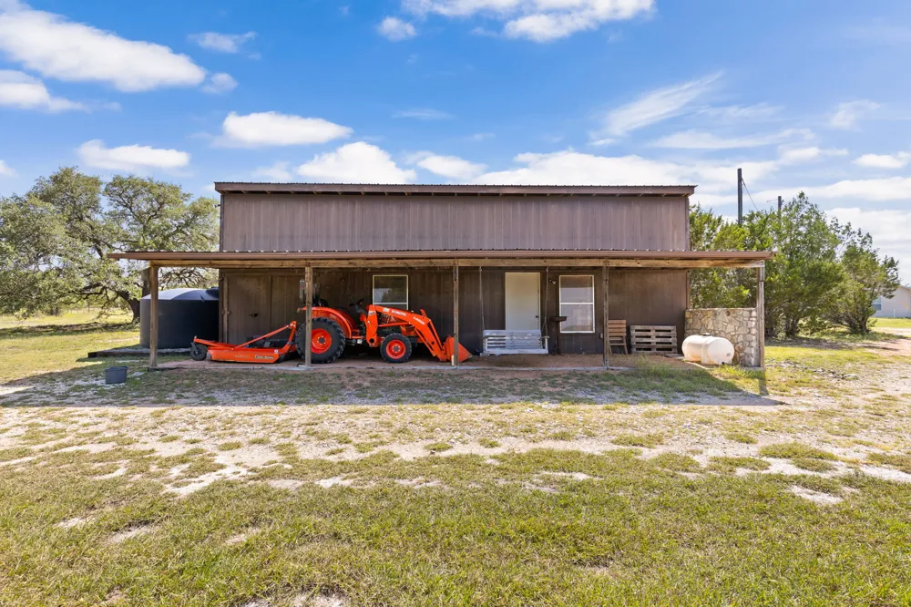5775 County Road 200 Liberty Hill, TX 78642