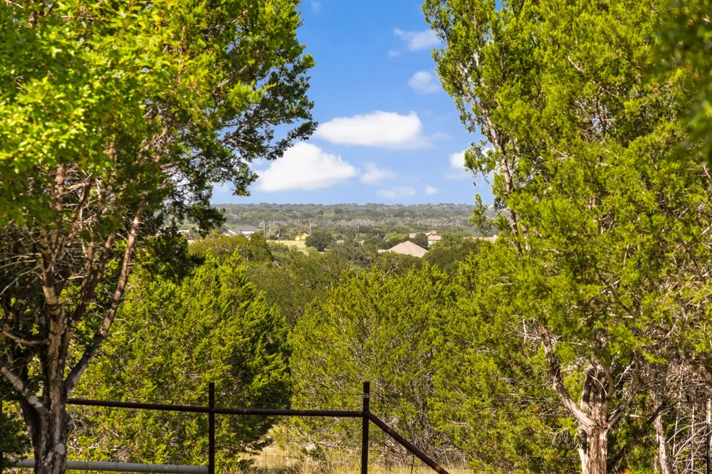 5775 County Road 200 Liberty Hill, TX 78642