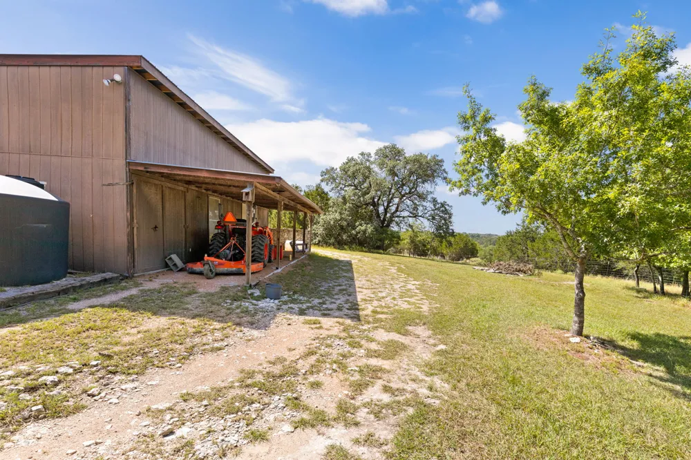 5775 County Road 200 Liberty Hill, TX 78642