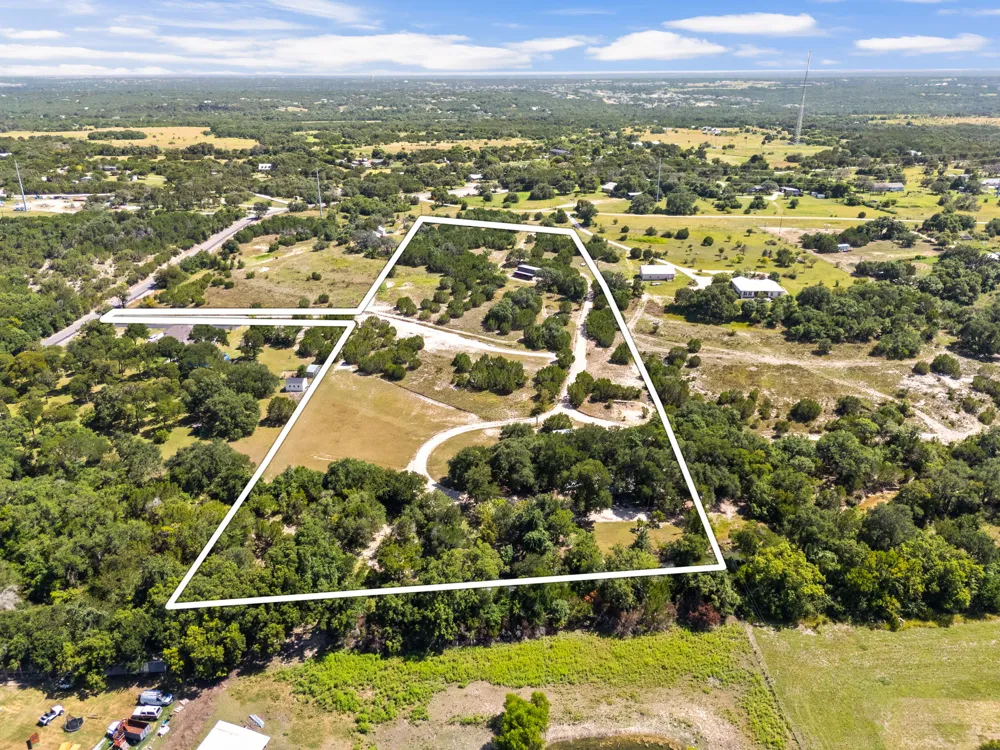 5775 County Road 200 Liberty Hill, TX 78642