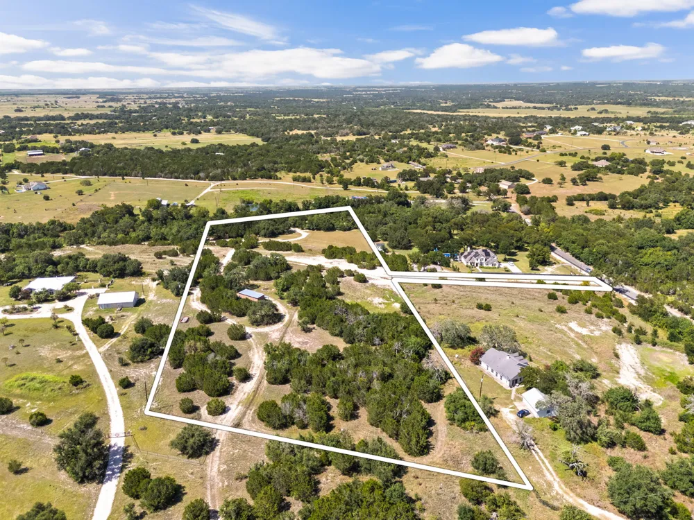 5775 County Road 200 Liberty Hill, TX 78642