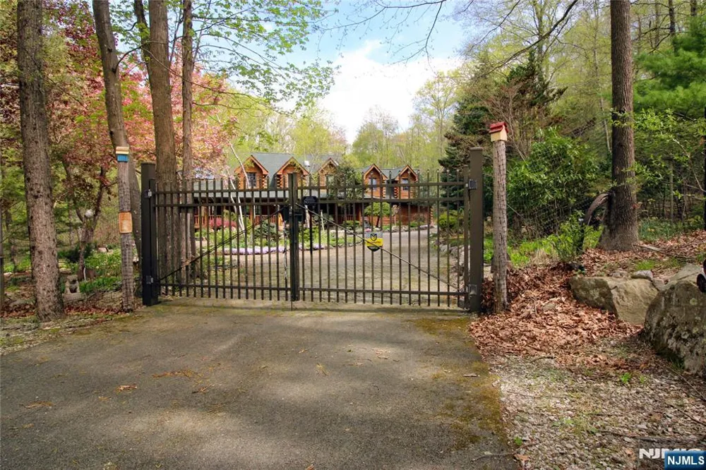 31 Kent Road Newton, NJ 07860