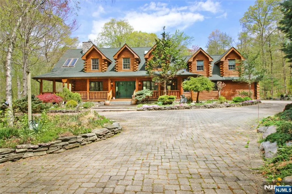 31 Kent Road Newton, NJ 07860