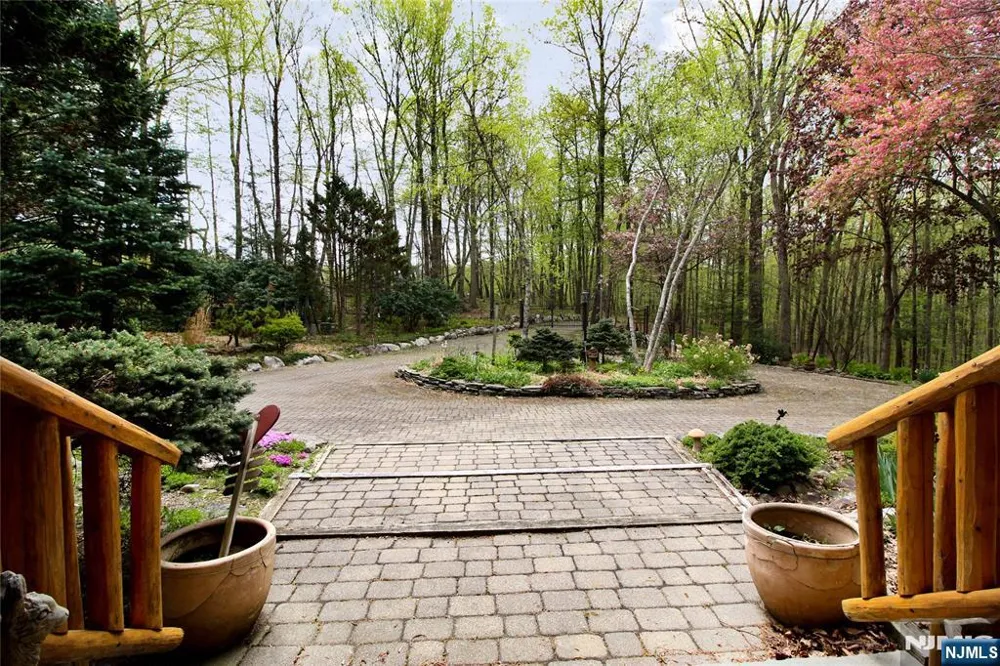 31 Kent Road Newton, NJ 07860