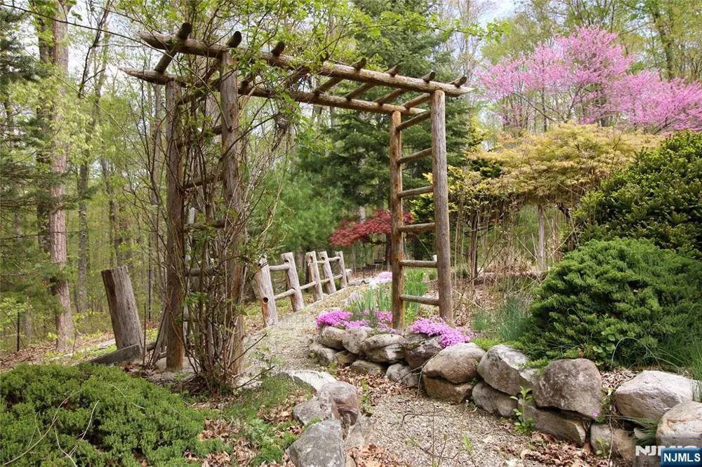 31 Kent Road Newton, NJ 07860