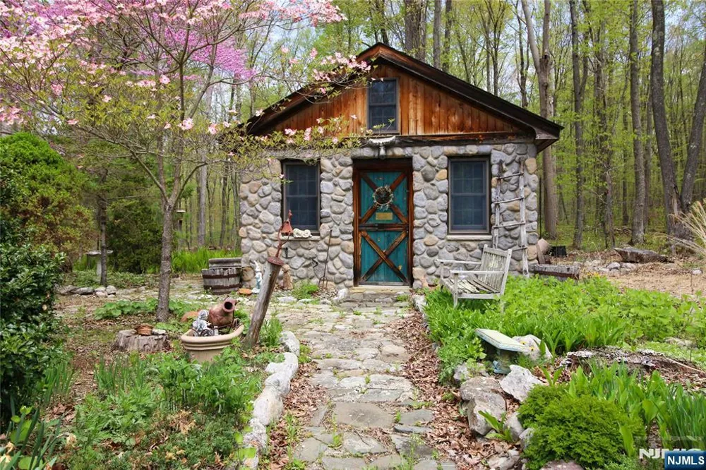31 Kent Road Newton, NJ 07860
