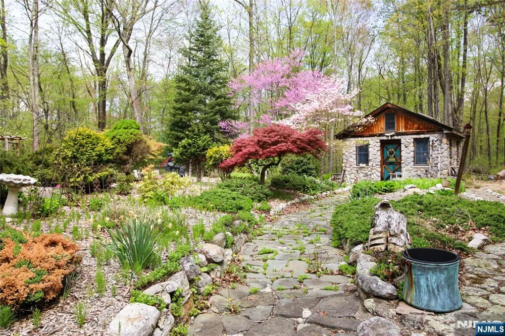 31 Kent Road Newton, NJ 07860