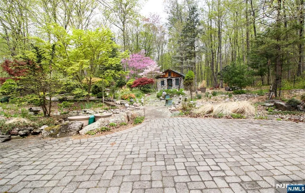 31 Kent Road Newton, NJ 07860