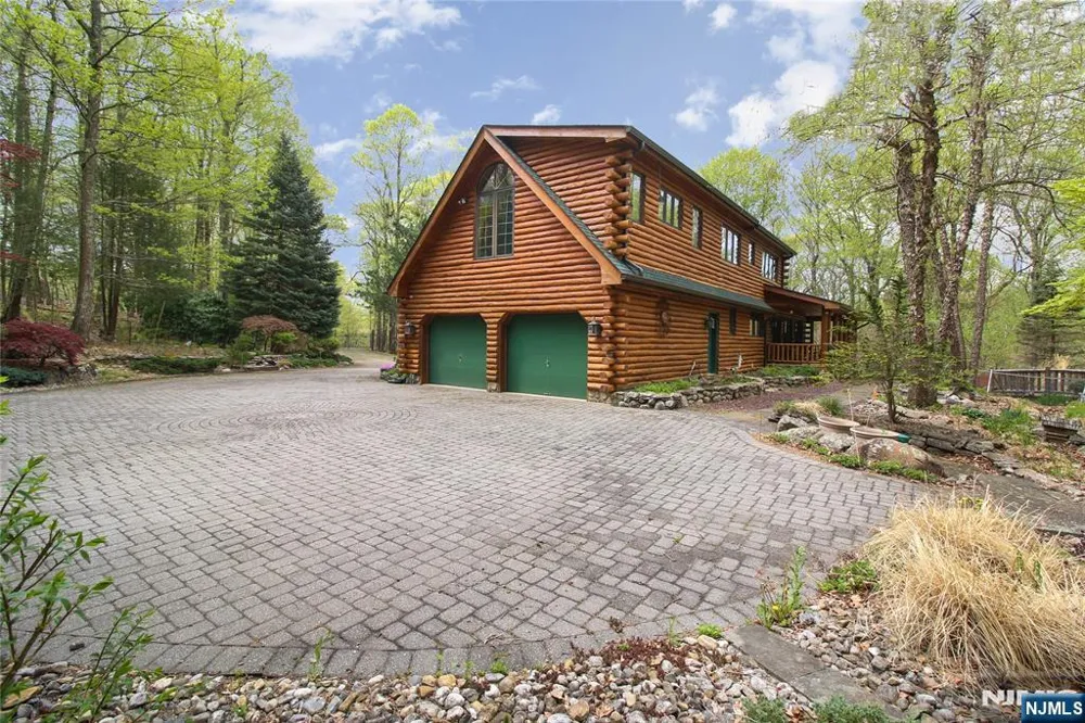 31 Kent Road Newton, NJ 07860
