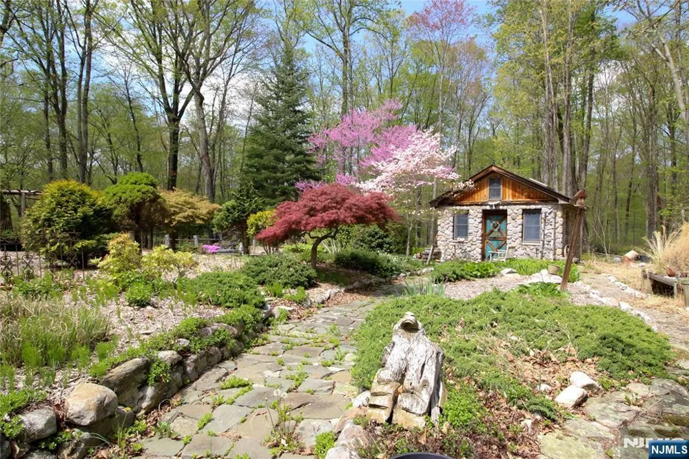 31 Kent Road Newton, NJ 07860