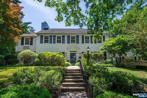 25 West Road