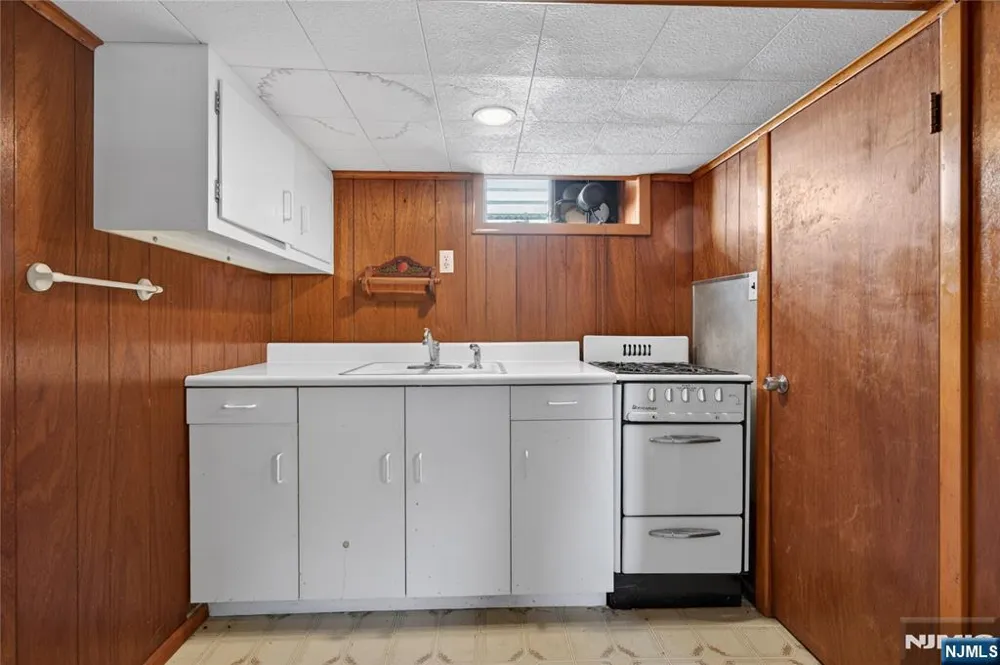 1089 23rd Street Paterson, NJ 07513