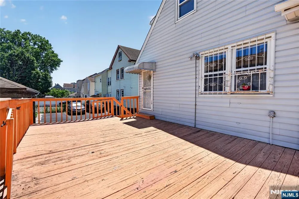1089 23rd Street Paterson, NJ 07513