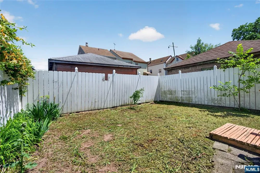 1089 23rd Street Paterson, NJ 07513