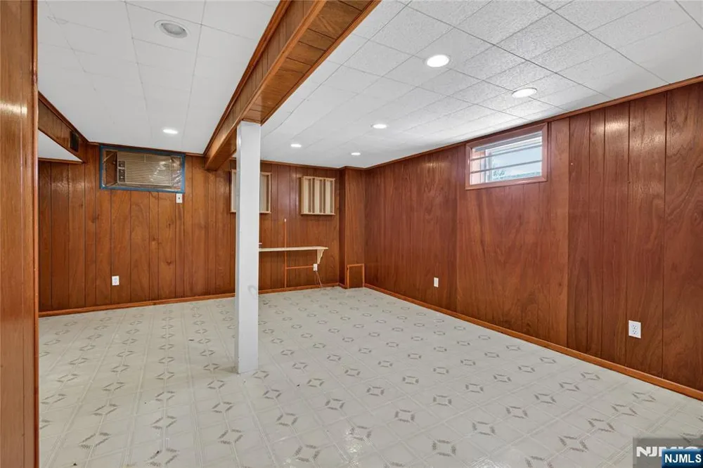 1089 23rd Street Paterson, NJ 07513