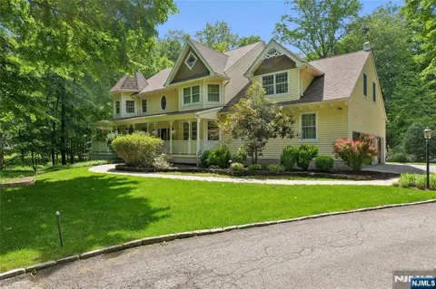519 E Saddle River Road