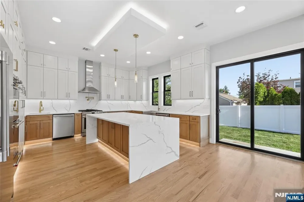 9 Cole Street Bergenfield, NJ 07621