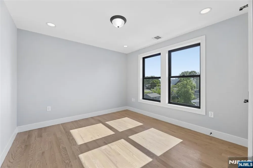 9 Cole Street Bergenfield, NJ 07621