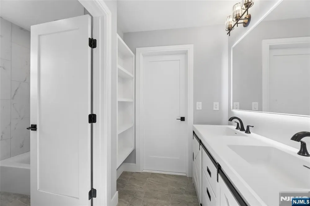 9 Cole Street Bergenfield, NJ 07621