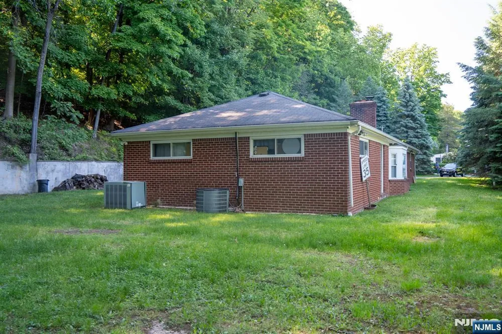 45 Peters Lane North Haledon, NJ 07508
