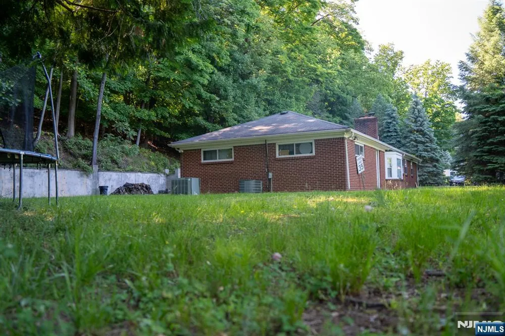 45 Peters Lane North Haledon, NJ 07508