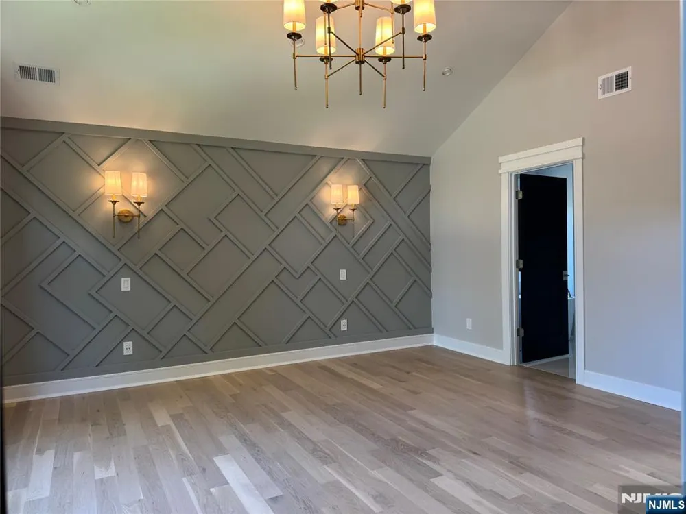 671 Delaware Avenue Ridgewood, NJ 07450
