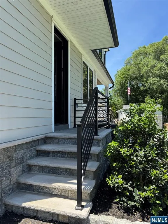671 Delaware Avenue Ridgewood, NJ 07450