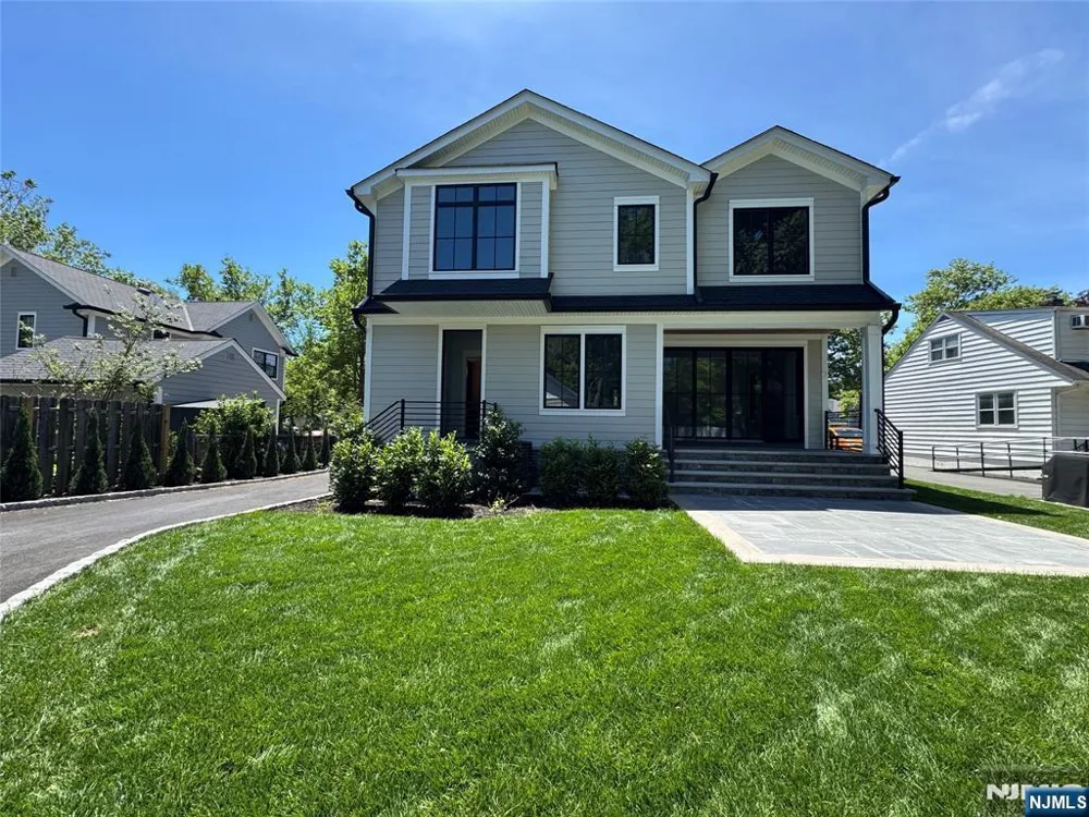 671 Delaware Avenue Ridgewood, NJ 07450
