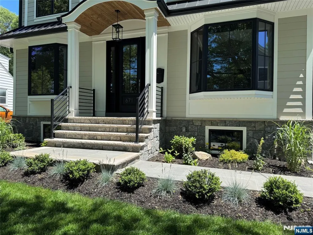 671 Delaware Avenue Ridgewood, NJ 07450