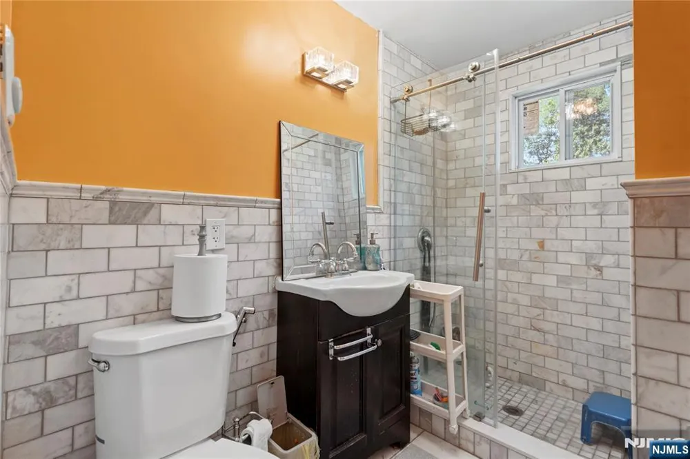 10 Allendale Road Saddle River, NJ 07458