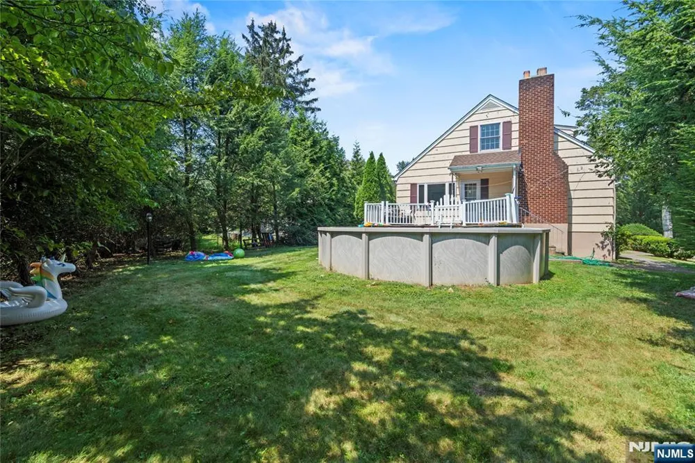 10 Allendale Road Saddle River, NJ 07458