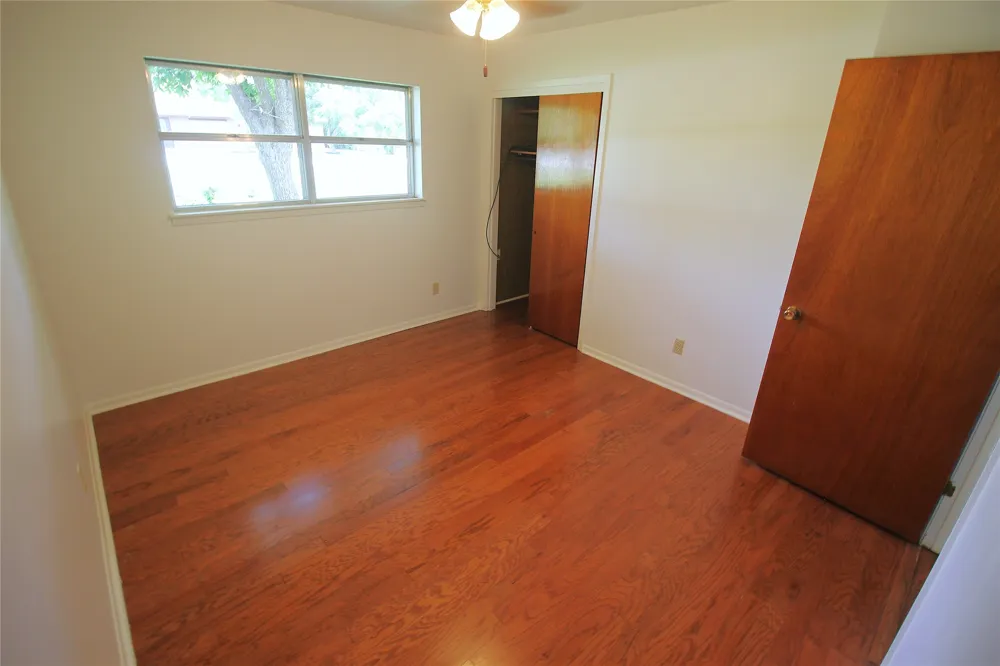 741 W Bell Street Bartlett, TX 76511