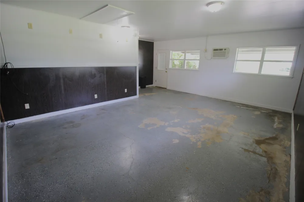 741 W Bell Street Bartlett, TX 76511