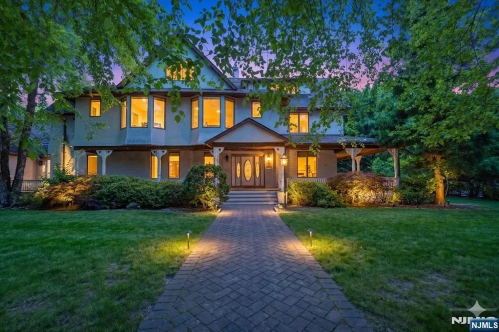 209 Maple Street Englewood, NJ 07631