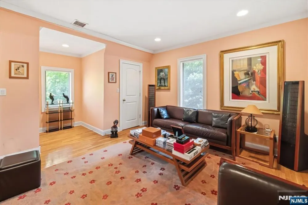 209 Maple Street Englewood, NJ 07631