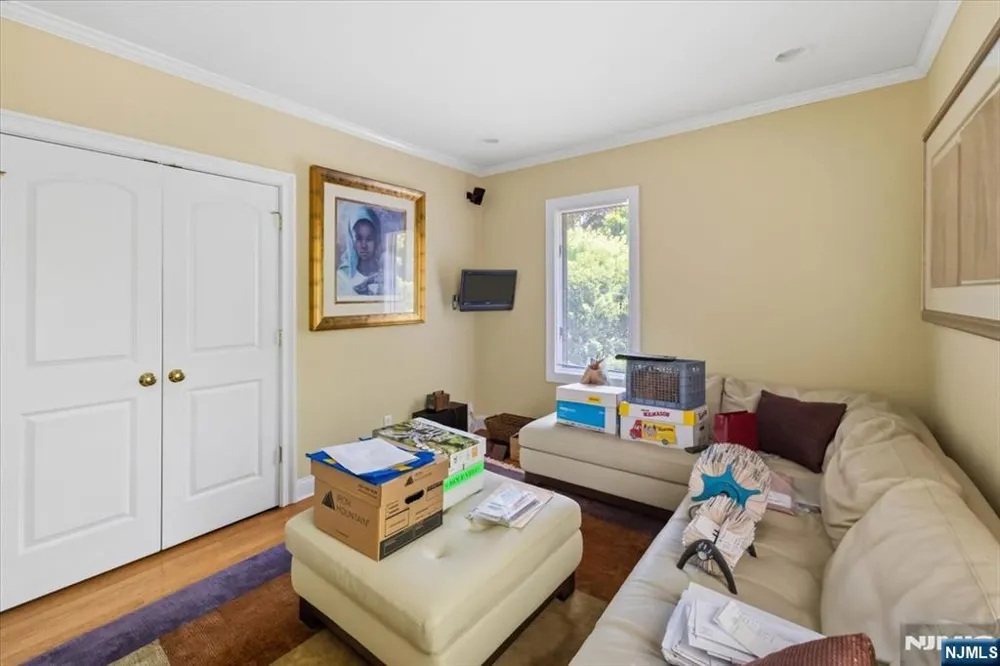 209 Maple Street Englewood, NJ 07631