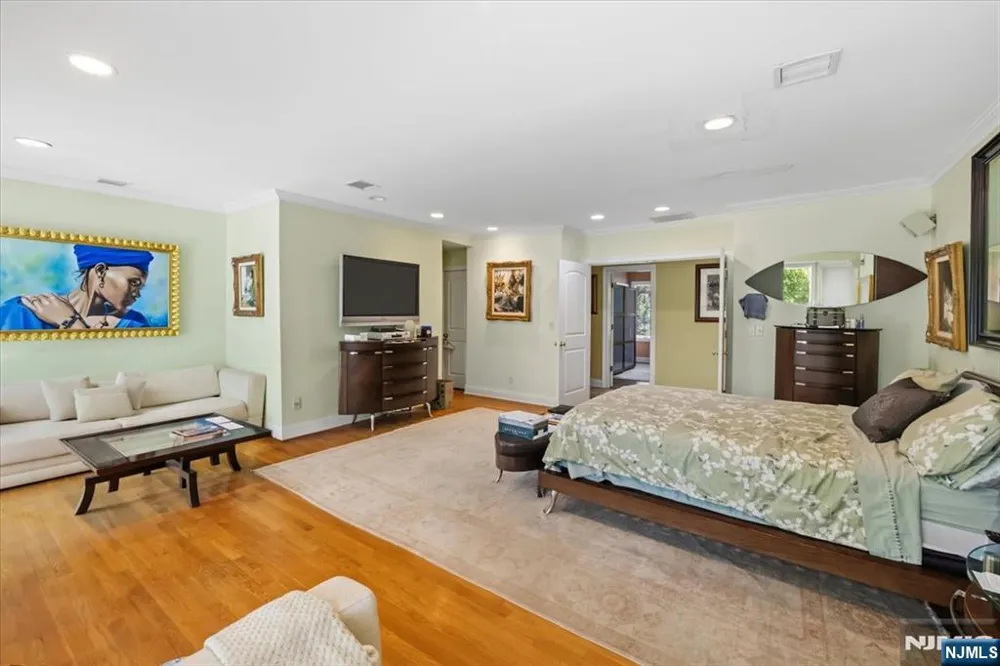 209 Maple Street Englewood, NJ 07631