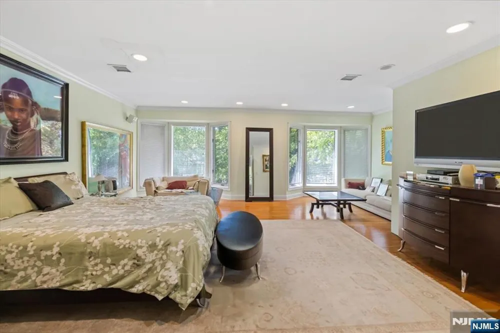 209 Maple Street Englewood, NJ 07631