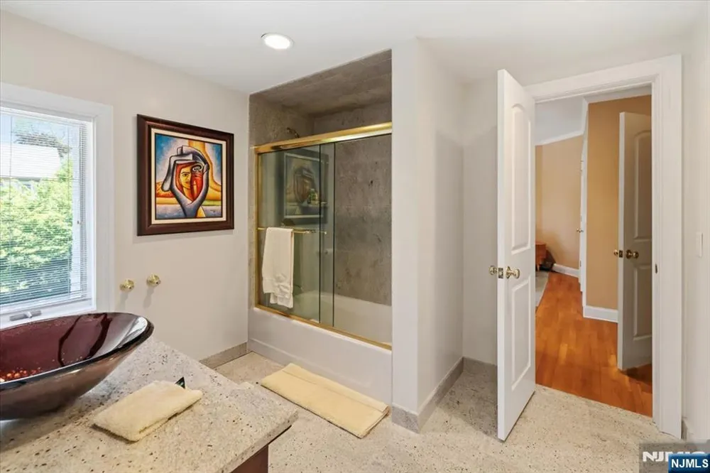 209 Maple Street Englewood, NJ 07631