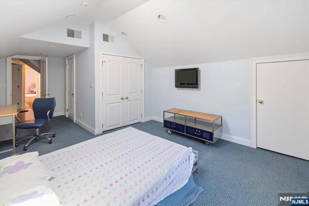 209 Maple Street Englewood, NJ 07631