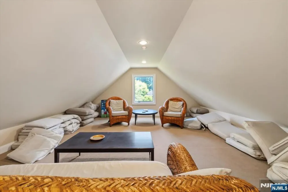 209 Maple Street Englewood, NJ 07631